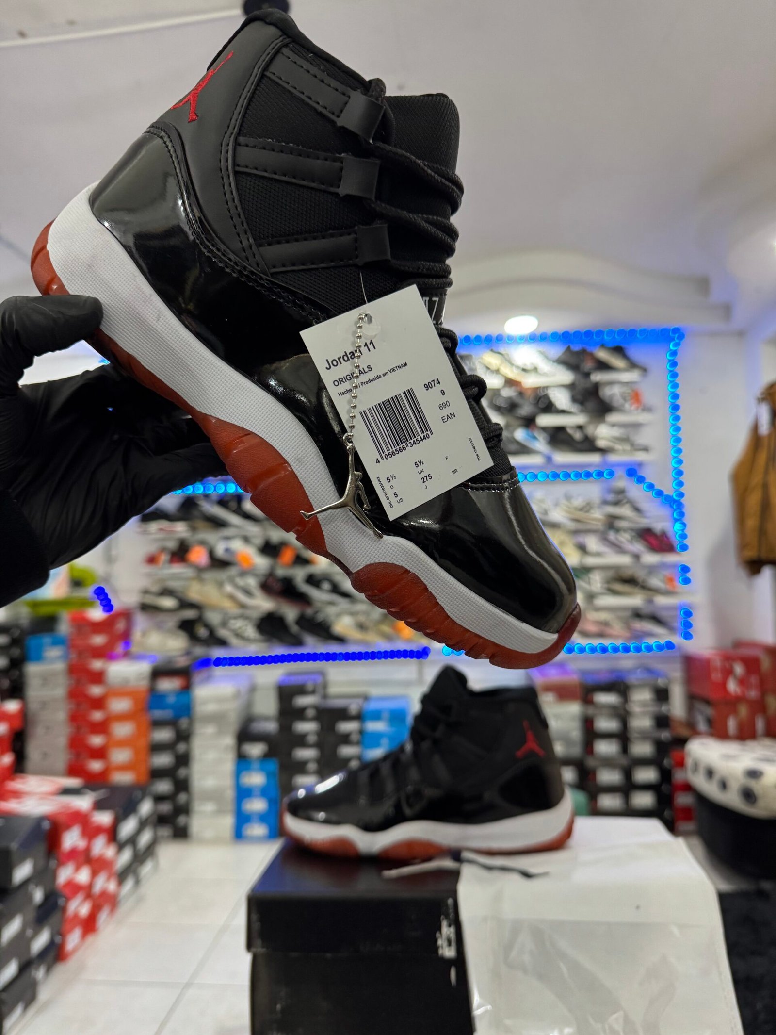 NIKE AIR JORDAN 11