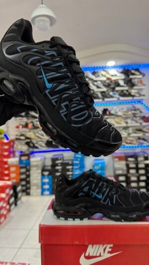 NIKE AIR MAX PLUS TN