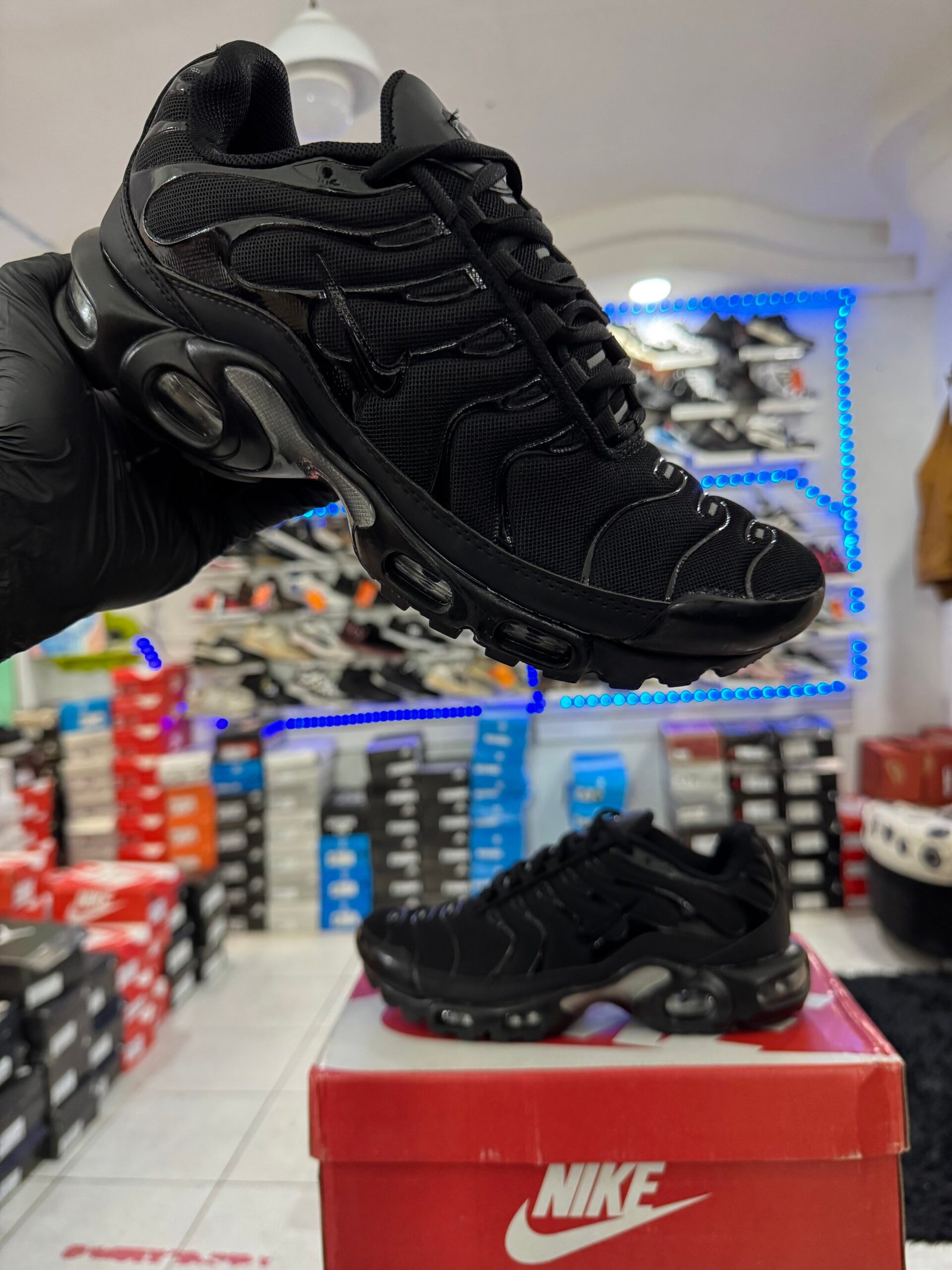 NIKE AIR MAX PLUS TN