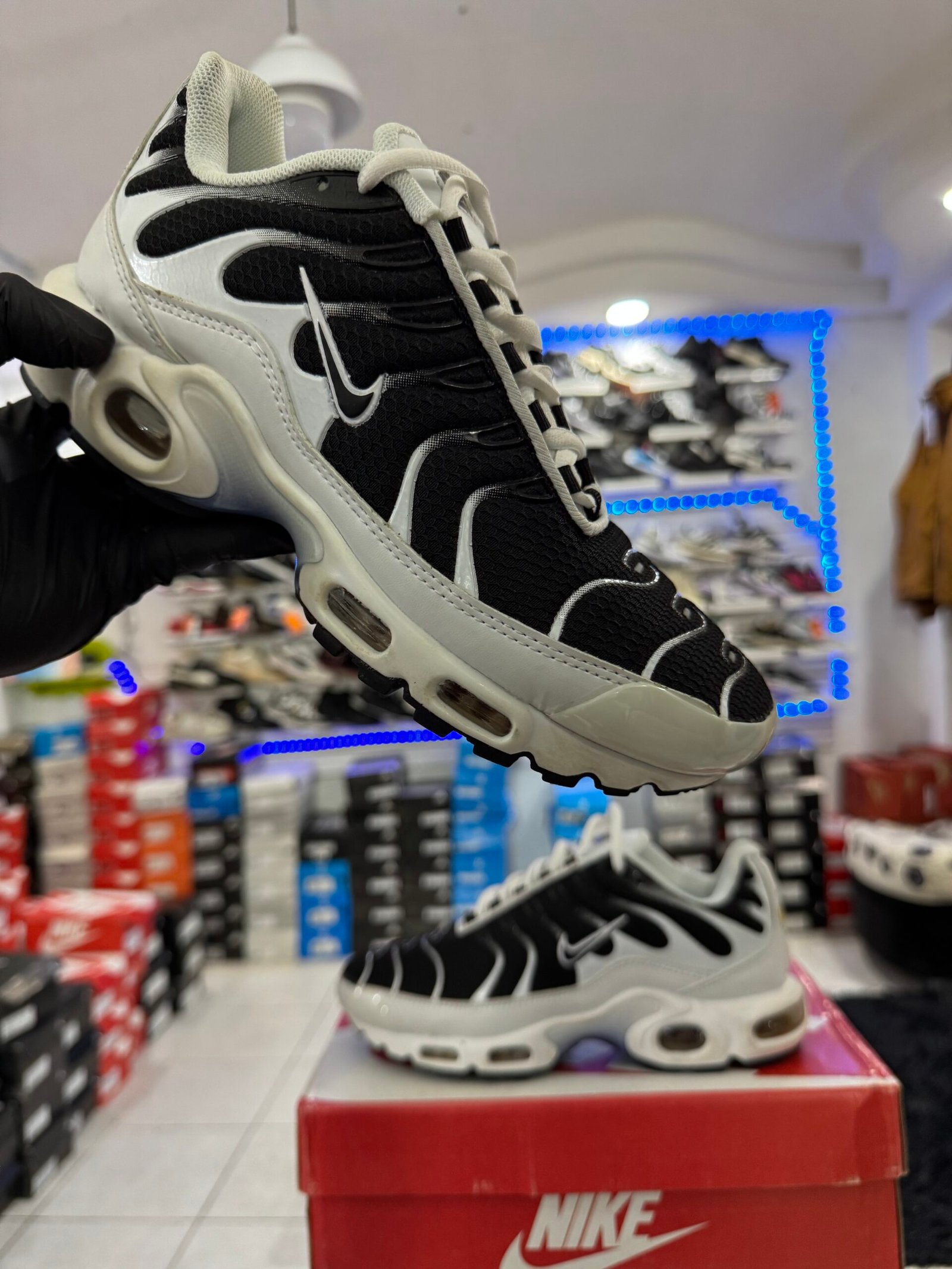 NIKE AIR MAX PLUS TN