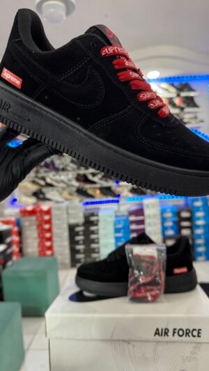 NIKE AIR FORCE 1 X SUPREME