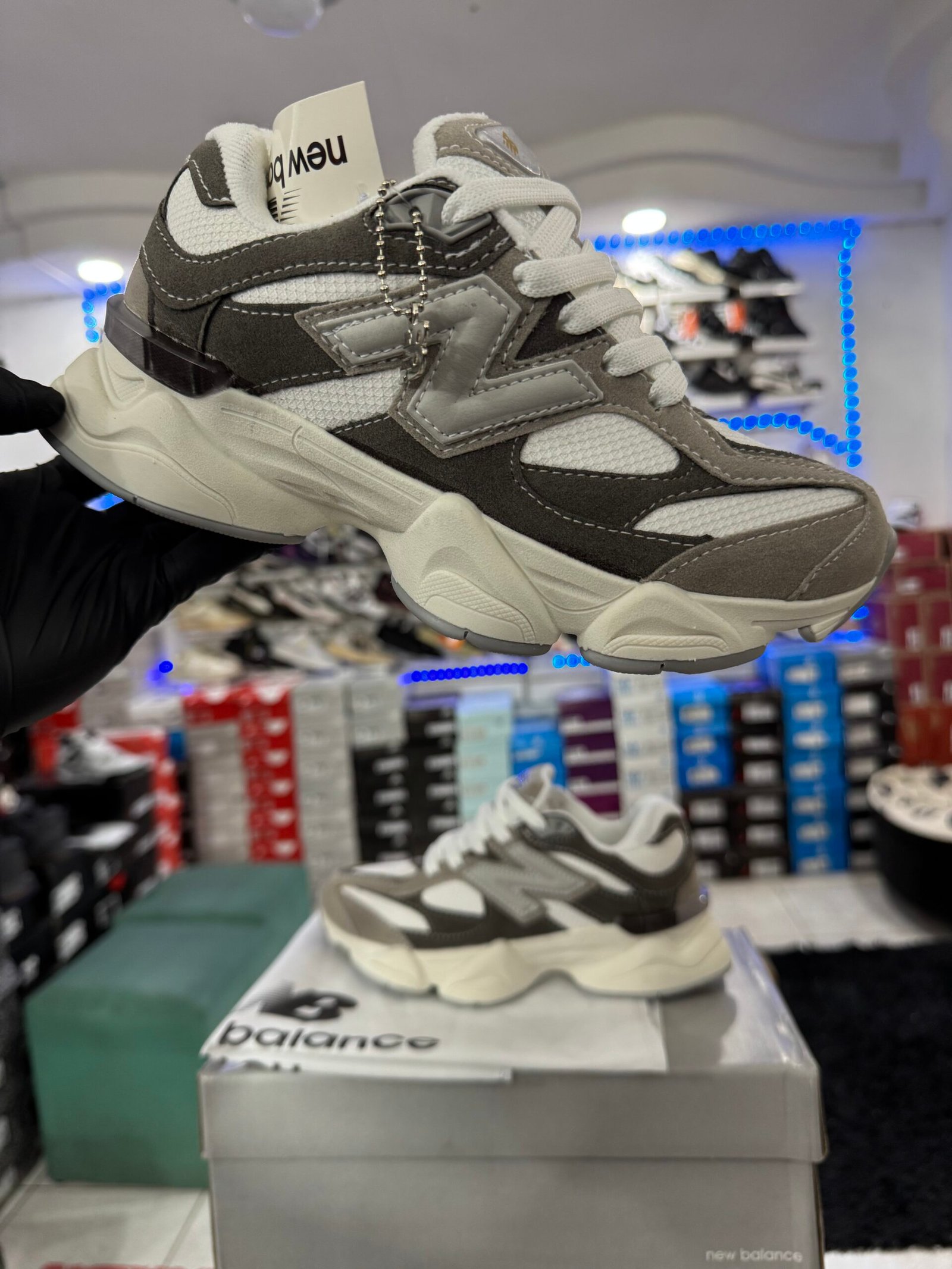 NEW BALANCE 9060