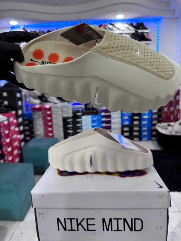 NIKE MIND