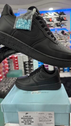 NIKE AIR FORCE 1 NOCTA