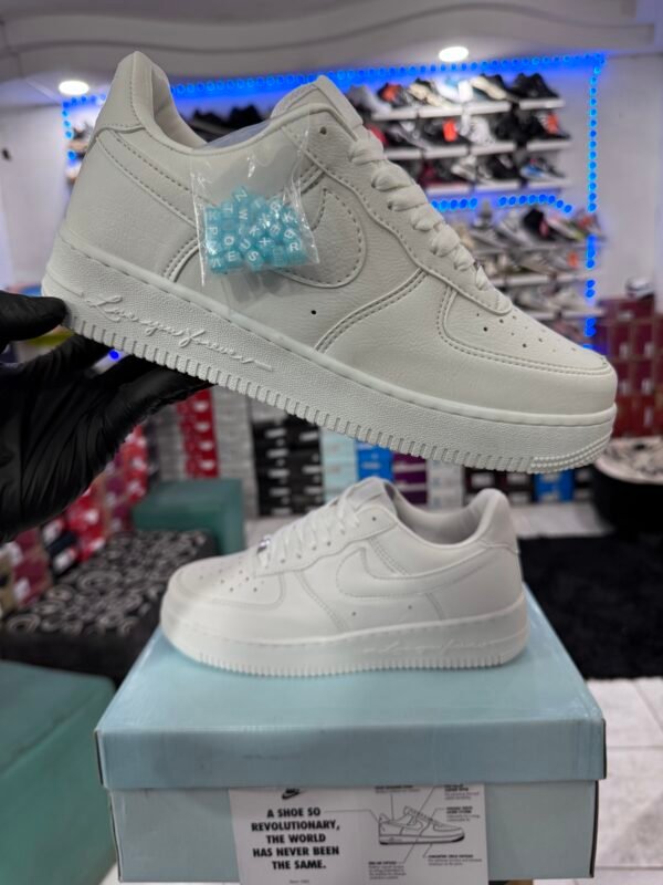 NIKE AIR FORCE 1 NOCTA