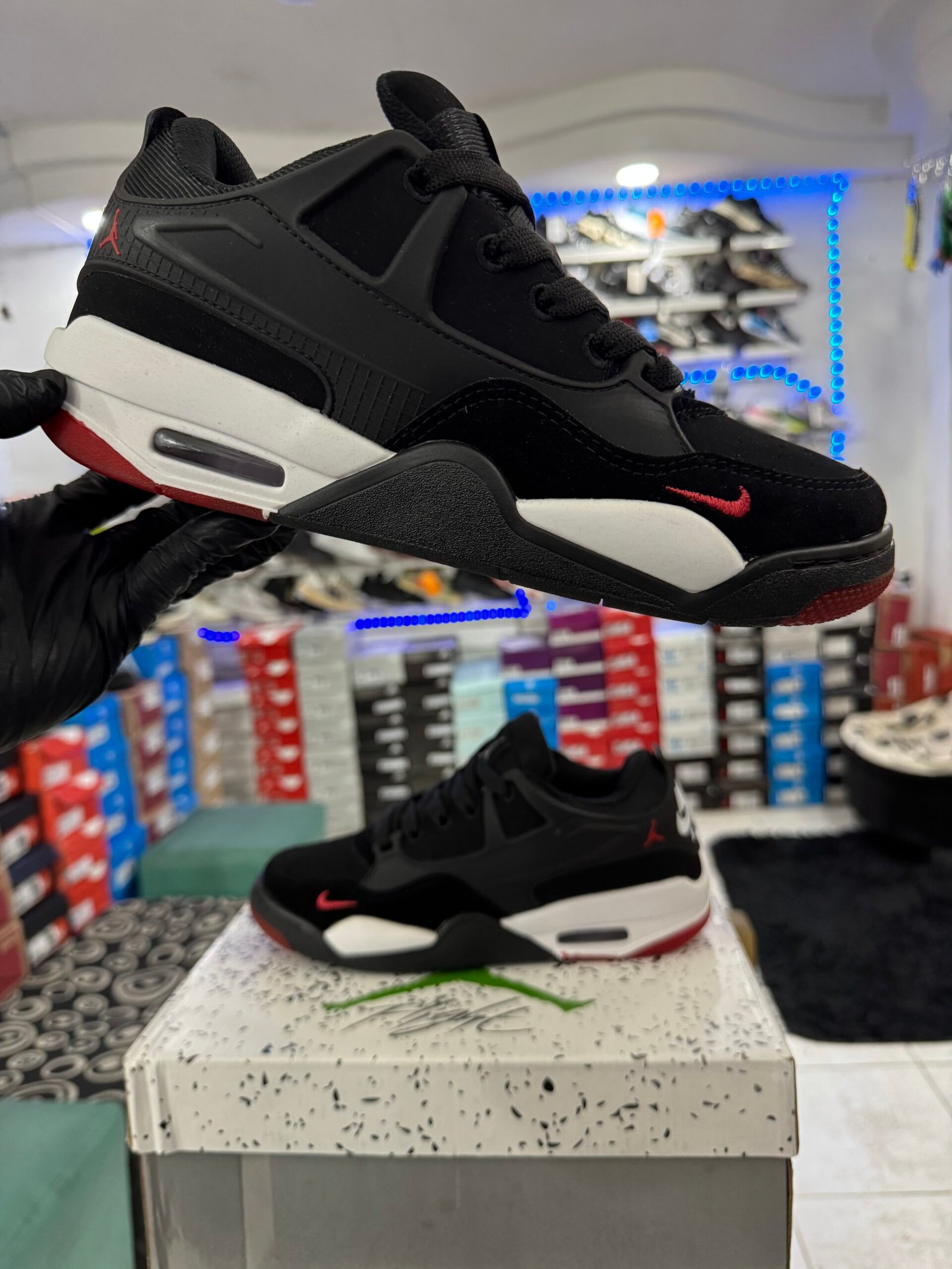 NIKE AIR JORDAN RM 4